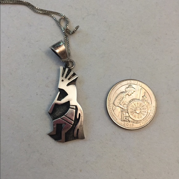 Hopi style Kokopelli signed RD sterling pendant - Picture 6 of 8